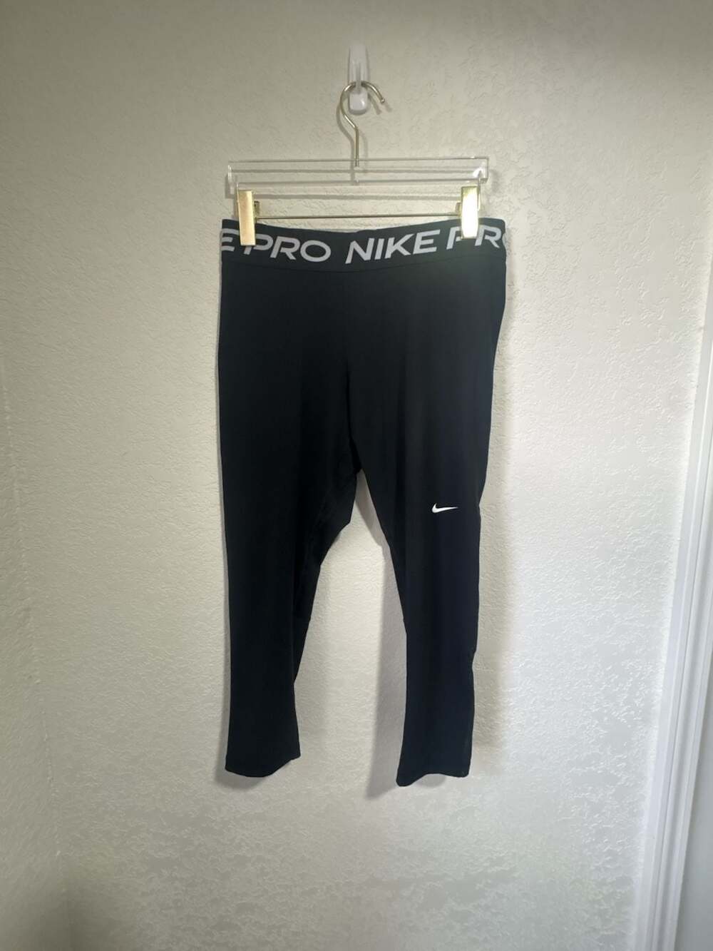 Nike Pro Dri-Fit Leggings Size L Black Cropped Athletic Pants
